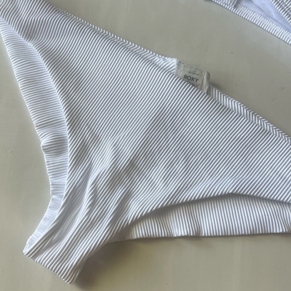 Roxy ribbed bikini NWOT - Picture 13 of 13